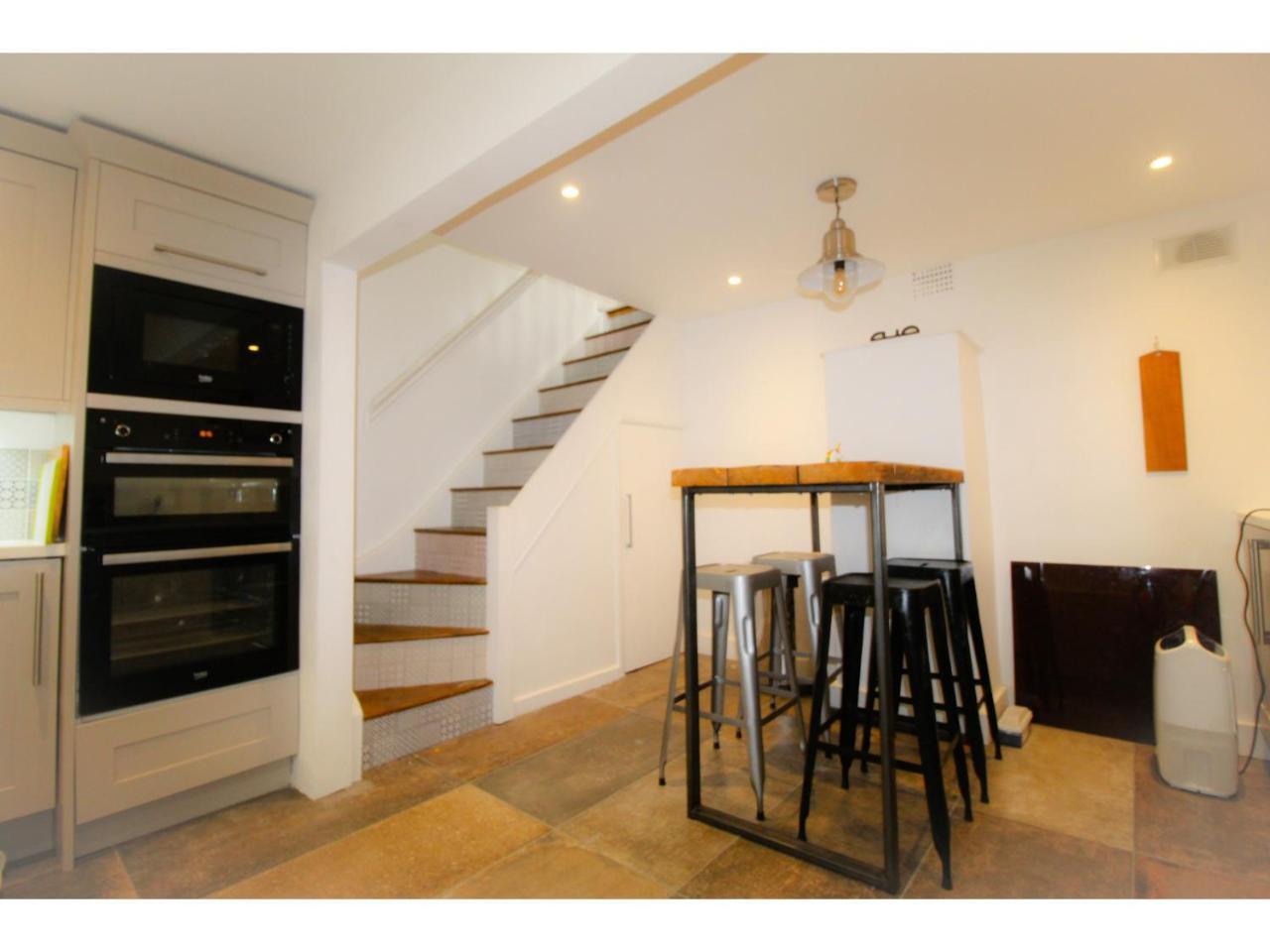 Terraced Kemptown House With A Balcony By The Sea Apartamento Brighton Exterior foto